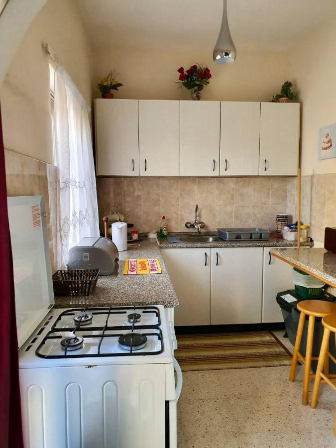 Апартаменти Kennedy Court - Prime Location - Bus Terminus Сент-Полс-Бей Екстер'єр фото