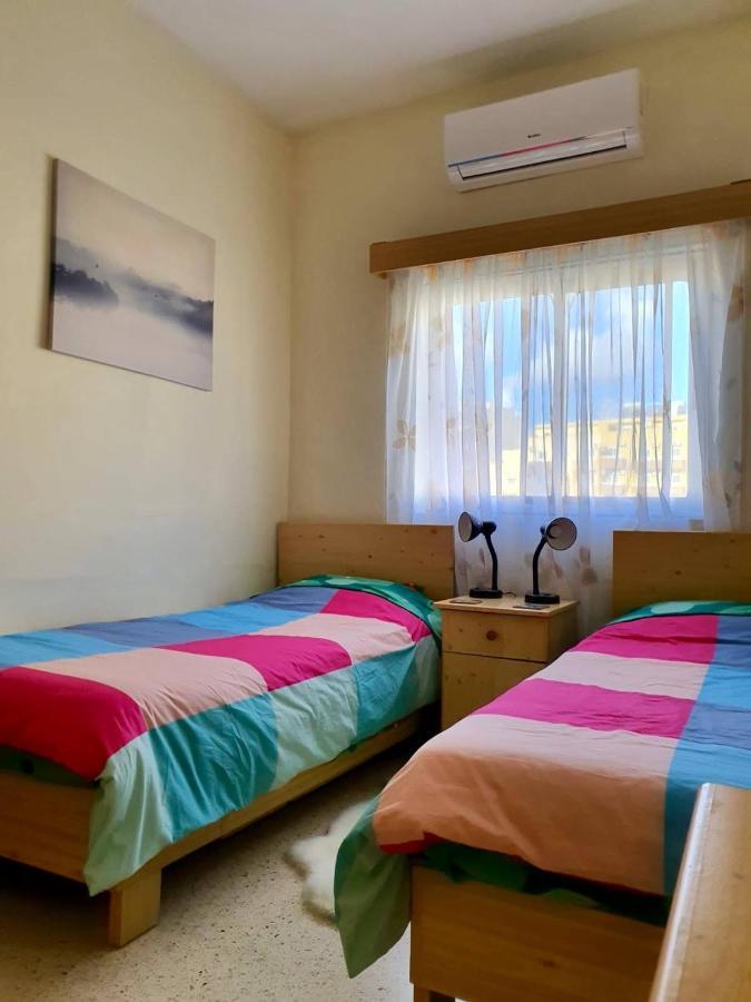Апартаменти Kennedy Court - Prime Location - Bus Terminus Сент-Полс-Бей Екстер'єр фото