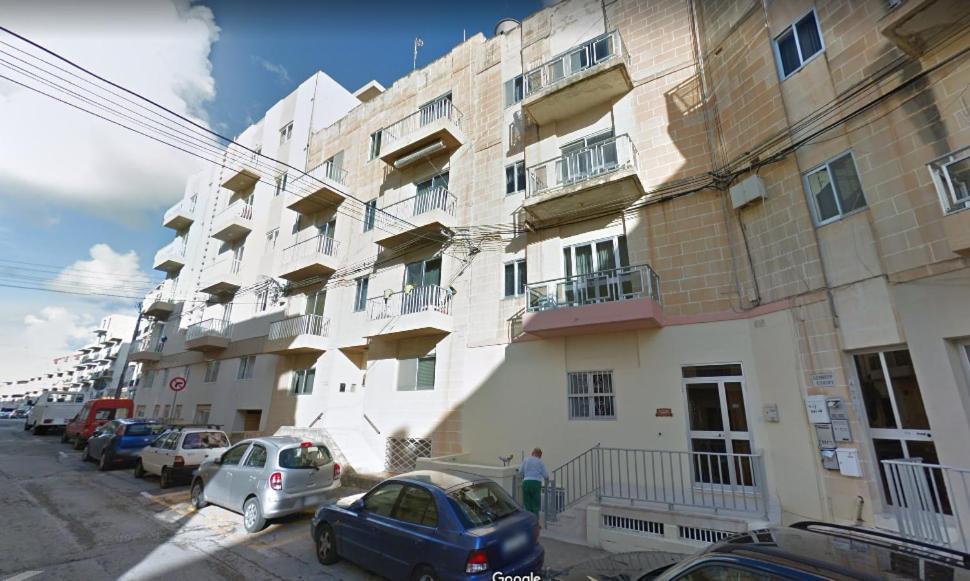 Апартаменти Kennedy Court - Prime Location - Bus Terminus Сент-Полс-Бей Екстер'єр фото