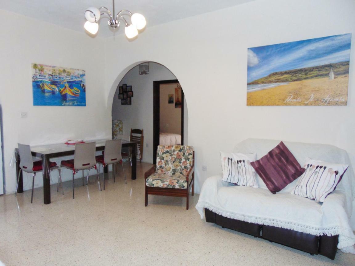 Апартаменти Kennedy Court - Prime Location - Bus Terminus Сент-Полс-Бей Екстер'єр фото